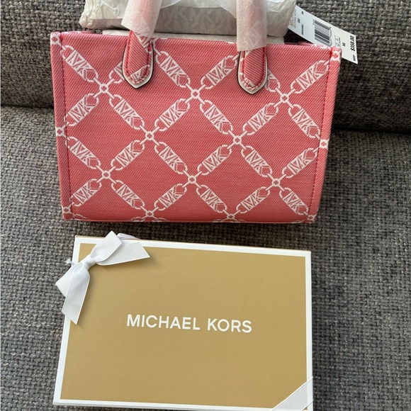 BNWT authentic Michael Kors Coral Crossbody Bag – Store Purchase (Not Outlet)! - Picture 15 of 16